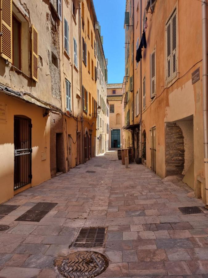 Chambre De Charme Dans La Citadelle Apartment Bastia  Bagian luar foto